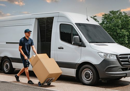 2021 / Sprinter / Delivery courier´s new friend: The Speed Delivery Door. / Pic 9