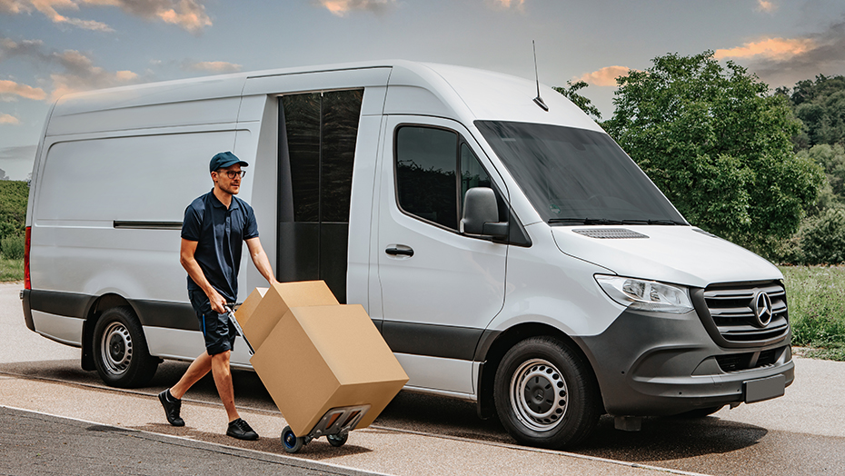 2021 / Sprinter / Delivery courier´s new friend: The Speed Delivery Door. / Pic 9